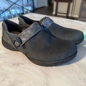 Clarks Black Leather Comfort Flats Slip On Shoes 7.5